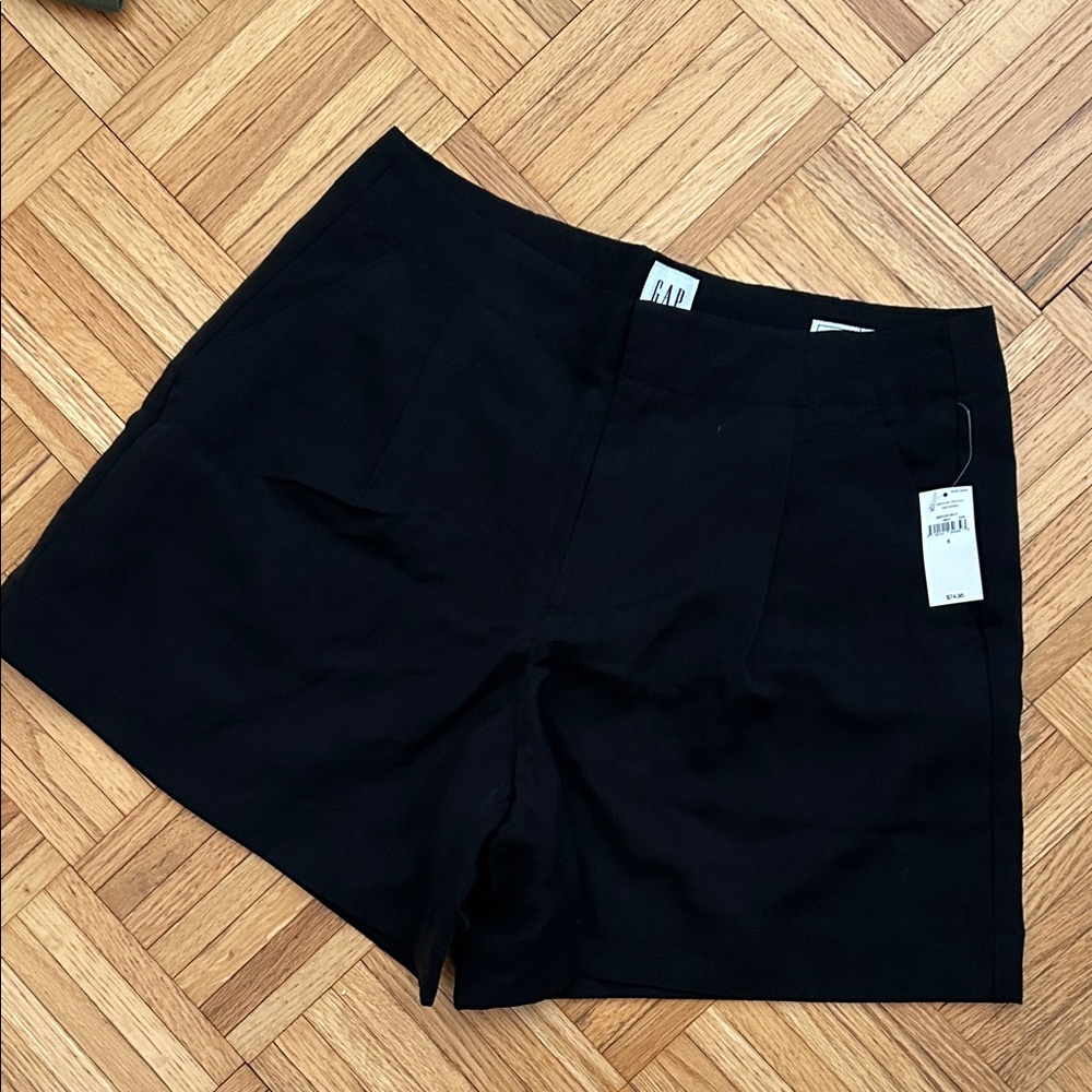 GAP Softsuit Black Tailored Shorts – Size 6, NWT